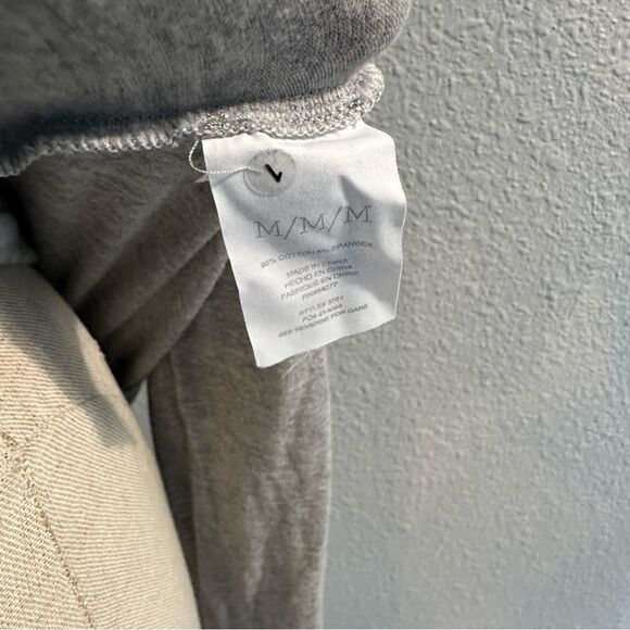 CAbi Twist Turn Tee 644 - Picture 3 of 3